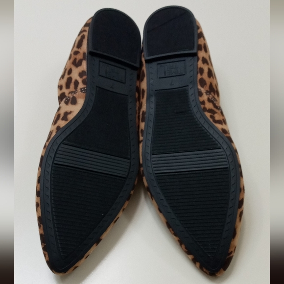 Time and Tru pointy cheetah flats size 7 like new - Picture 2 of 4